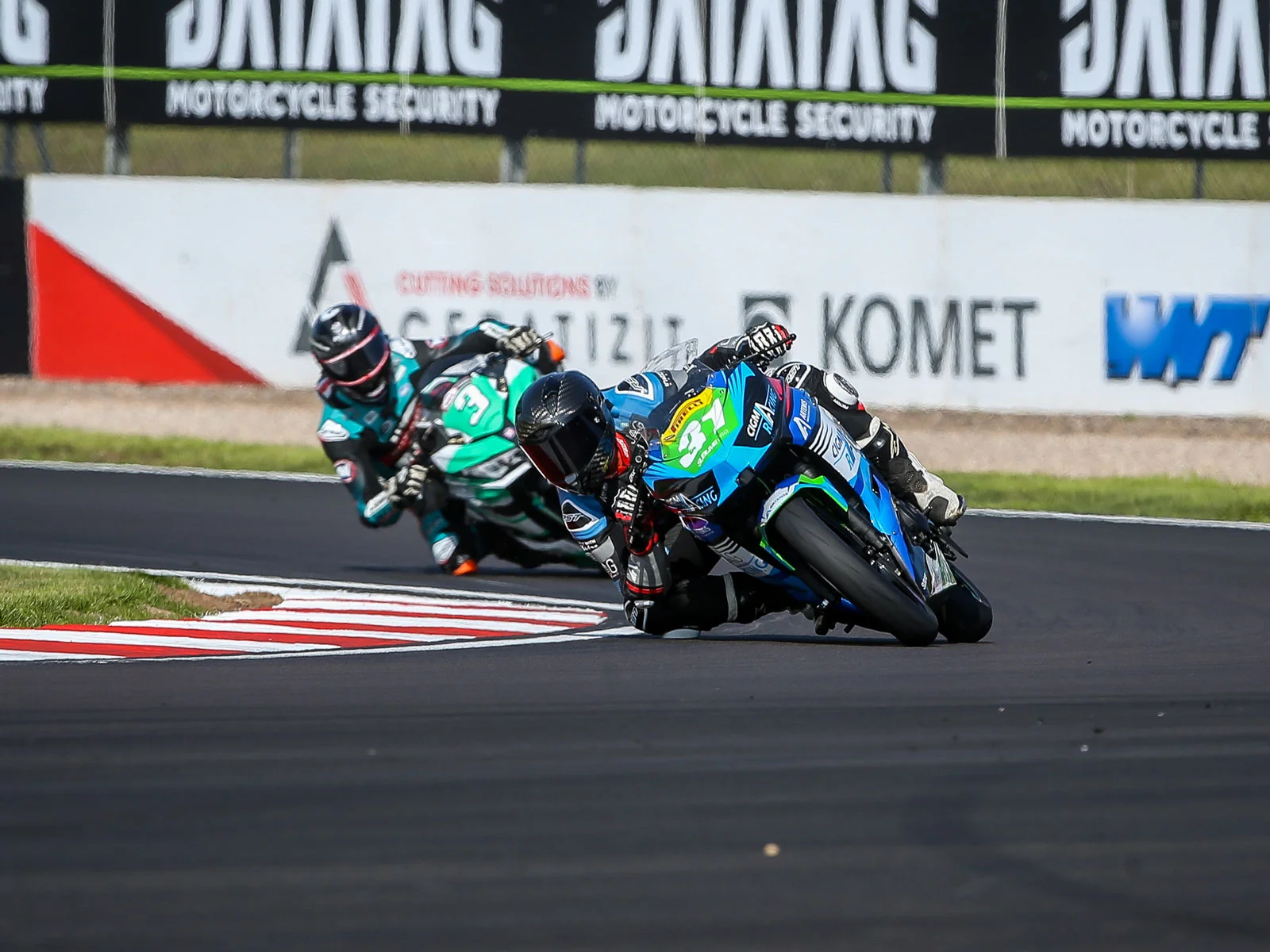 Qualifying for Round 2 of the HEL British Junior Supersport